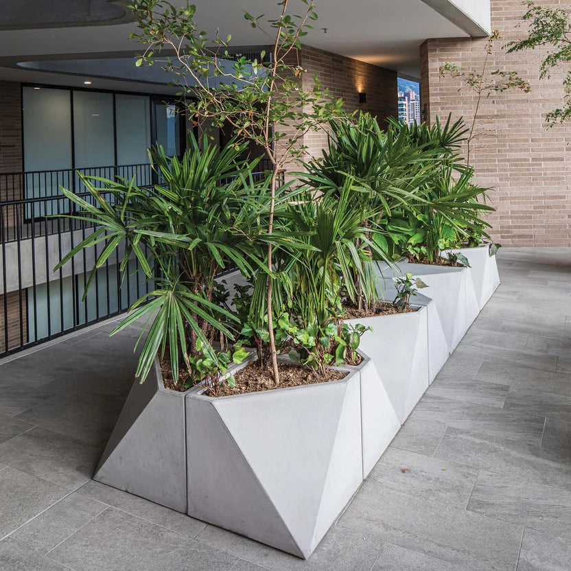 KONKRETUS Faldek Planter – Handcrafted Concrete Planter