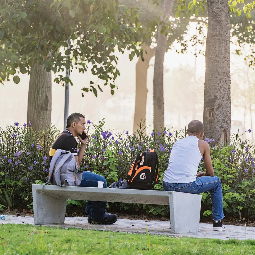 KONKRETUS Aeero Bench – Handcrafted Concrete Bench